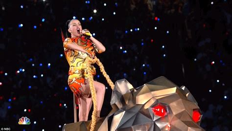 Katy Perry Kicks Off Super Bowl Half Time Performance By Twerking On