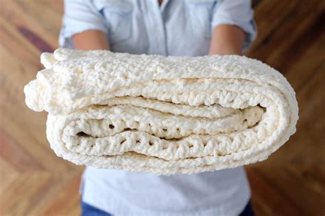 Free Modern Chunky Crochet Blanket Pattern Beginner Friendly