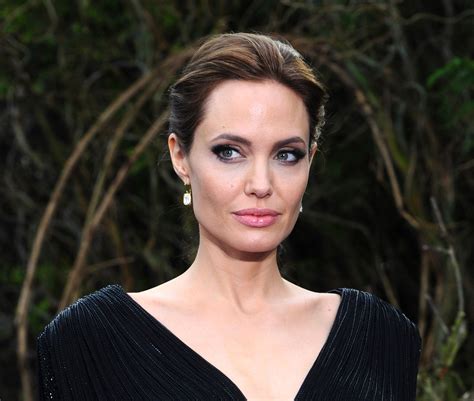 Angelina jolie et brad pitt réunis dans vue sur mer. Angelina Jolie on overcoming adversity: 'What does not ...