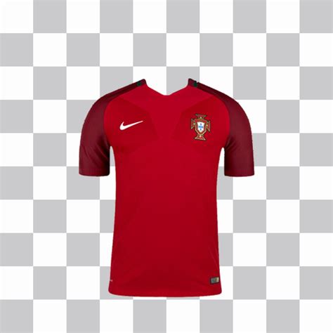 Sulle differenze tra il portogallo di oggi e quello campione d'europa nel 2016, ronaldo dice: Foto effetto di mettere la maglia del Portogallo squadra ...