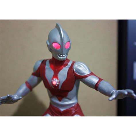 Bandai Ultimate Luminous Ultraman Premium Iii Ultraman Powered Free
