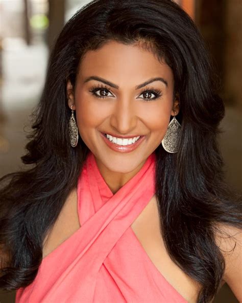 Indian Origin Beauty Wins Miss America Crown Rediff Com News