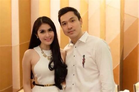 Sandra Dewi Dan Suami