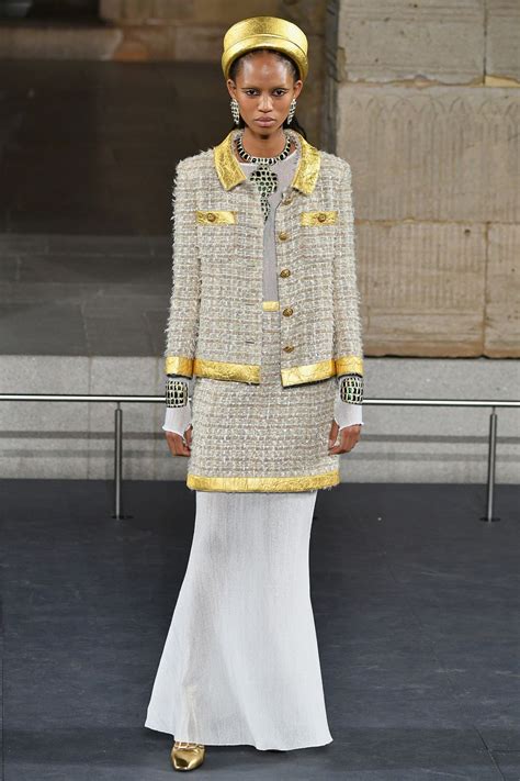 Chanel Pays A Tribute To Ancient Egypt In Its Metiers Dart Show Fpn