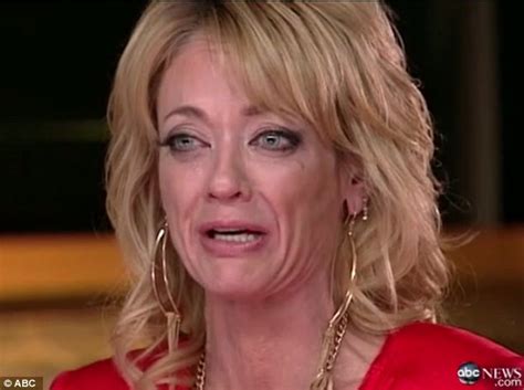 Lisa Robin Kelly Breaks Down In Tears As She Vehemently Denies She Was