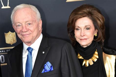 Cowbabes Owner Jerry Jones Brings M Superyacht To Miami For The Super Bowl