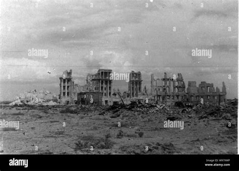 Destoyed Buildings In Stalingrad 1942 3 Stock Photo Alamy