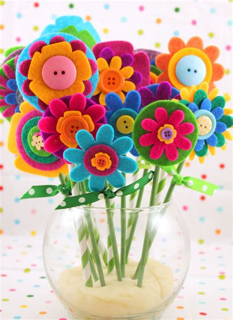 A Bouquet Of These Pretty No Sew Felt Flowers Makes A Wonderful