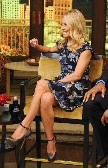 Kelly Ripa Live With Kelly And Michael April 30 2013 Star Style