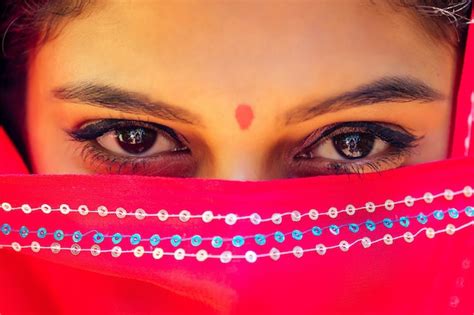 Portret Atrakcyjna Indyjska Modelka Na Wakacjach Na Rajskiej