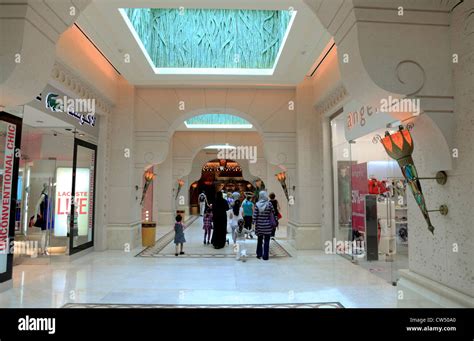 3679 H Atlantis Shopping Mall Palm Jumeirah Dubai Uae Stock Photo