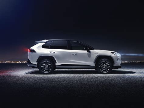 New Toyota Rav4 Plug In Hybrid Mixes Hot Hatch Pace With Prius Piety