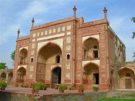 Jahangir's Tomb | Mughal architecture, Historical buildings