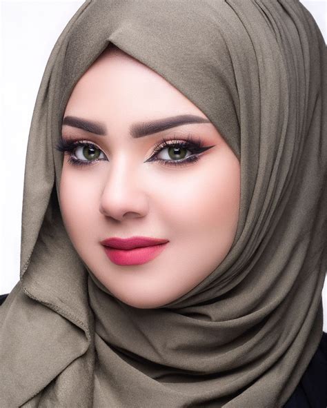 Gambar Mungkin Berisi 1 Orang Dekat Beautiful Faces In 2019 Beautiful Muslim Women Muslim