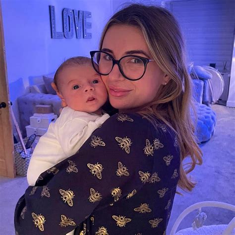 Dani Dyer Reveals She Has Stopped Breastfeeding One Month After Giving Birth As She Really Wasn