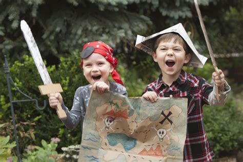 How To Set Up An Outdoor Treasure Hunt For Kids Treasure Hunt For