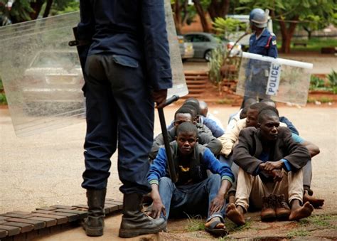 Zimbabwe Shuts Down The Internet As Police Crack Down On Fuel Protests National Globalnewsca