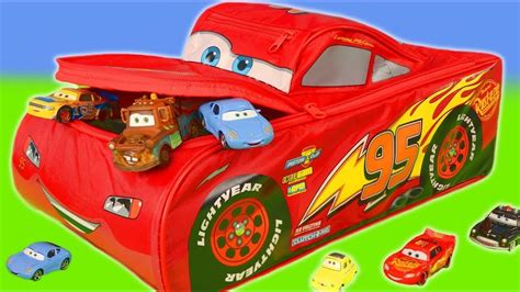 He was named after pixar animator glenn mcqueen. Disney Cars - Lightning McQueen jouets - petites voitures ...