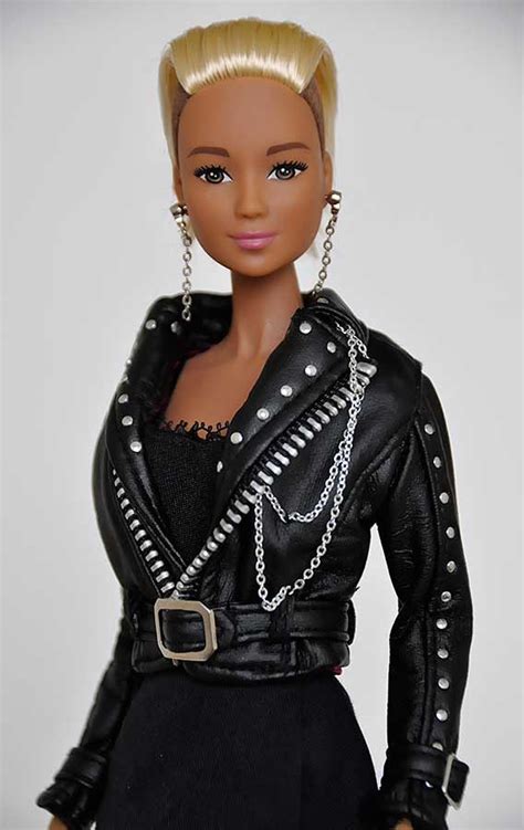 Pin By Shelli Lorang On All Things Barbie And Friends Fashion Barbie