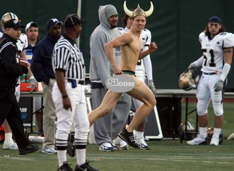 From Twickenham To The Super Bowl A History Of Streaking In Sports Sports Illustrated