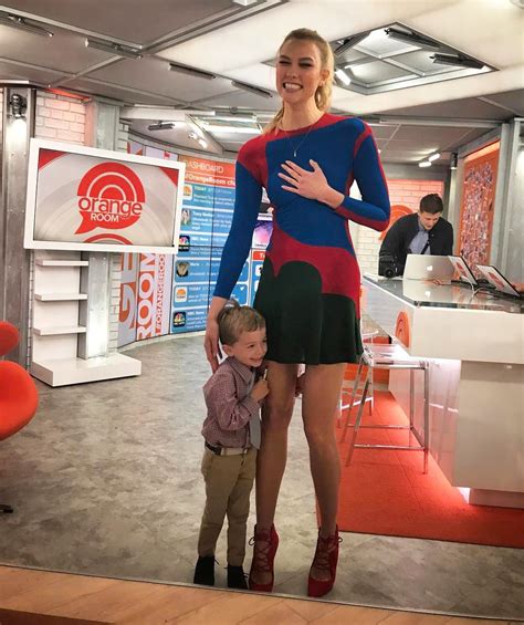 15 Photos That Show How Crazy Tall Karlie Kloss Is Tall Women Tall
