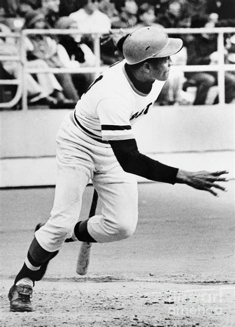 Roberto Clemente About To Run To Base Photograph By Bettmann