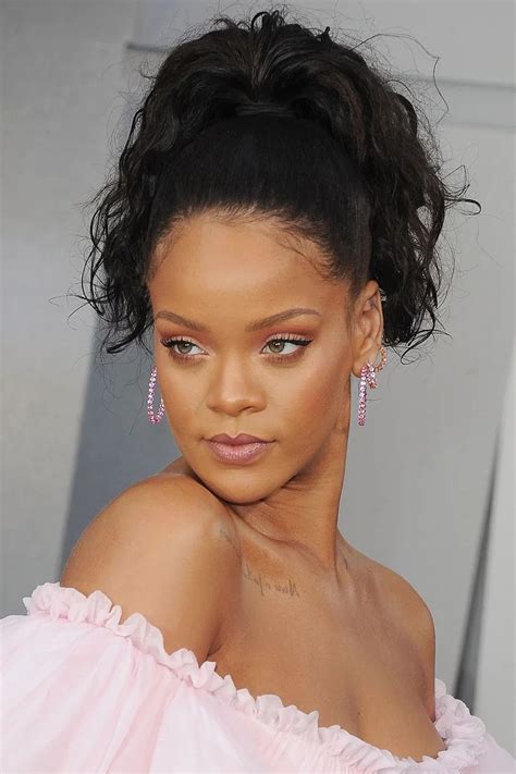 Rihanna’s Best Ever Hairstyles A Timeline Rihanna Hairstyles Hair Styles Sleek Hairstyles