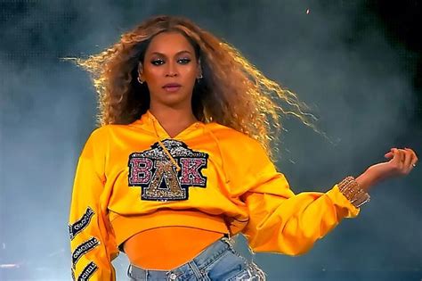 Beychella Twitter Reacts To Beyonces Stunning Coachella Performance Nolisoli