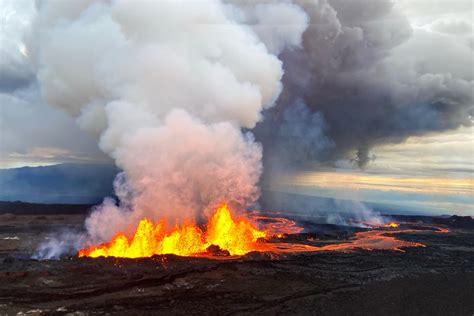 New Aerial Video Captures Eruption Of Worlds Largest Active Volcano