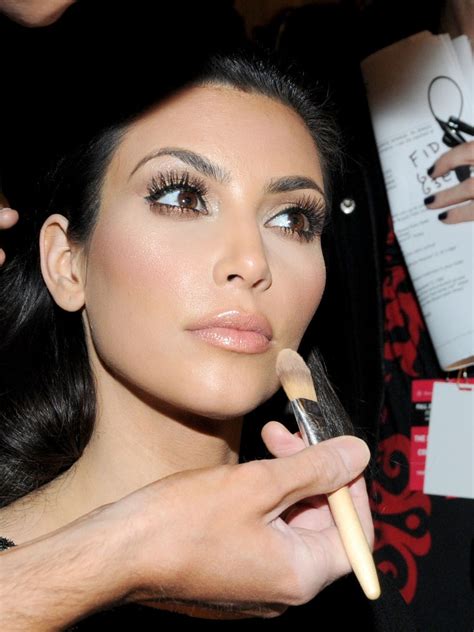 kim kardashian s makeup artist just revealed her contouring trick allure
