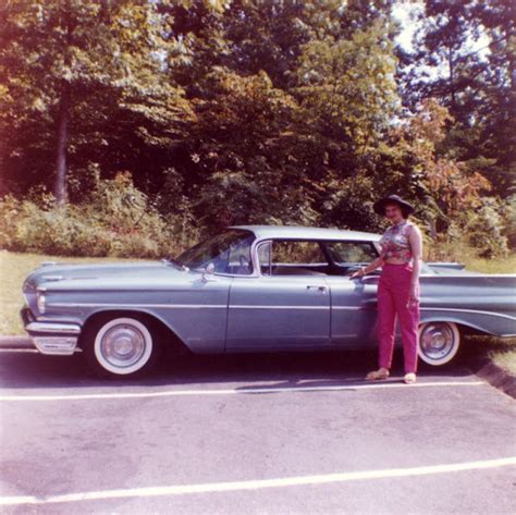 44 Cool Snaps That Capture Women Posing With Their Cars In The 1960s