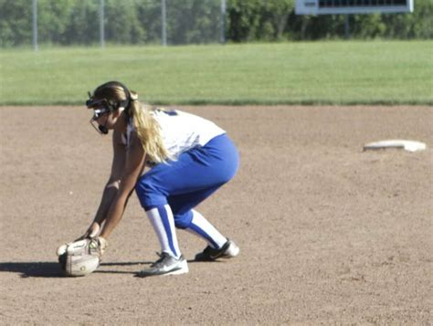 Evart Softball Falls To Marion 14 6 In District Championship Game