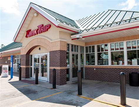 The company provides several credit programs that include savers club and rebate on purchase at various stores that include kwik trip, speedway superamerica and holiday stationstores. Things About Kwik Trip You May Not Know
