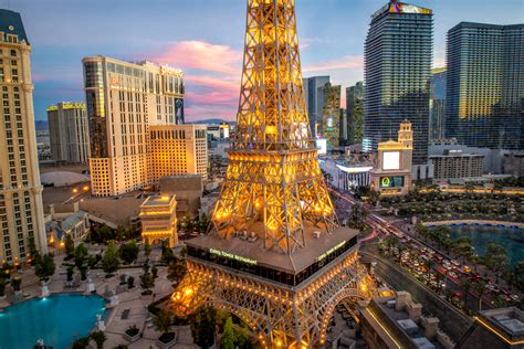 Choosing a Las Vegas Hotel on The Strip - Travel Agent Diary
