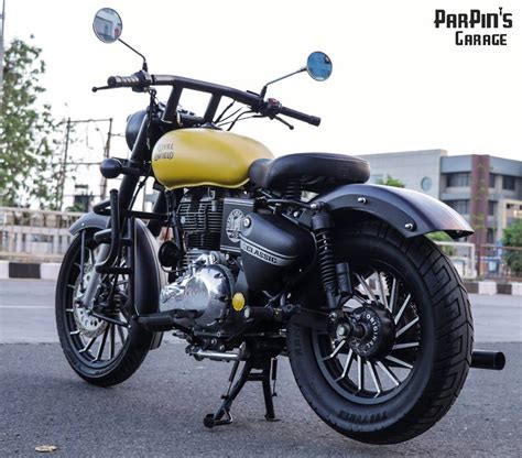 It mimics its elder sibling classic 500 in terms of styling and looks, donning the retro design that can be most compatible for challenging urban commutes. Royal Enfield Classic 350 by ParPin's Garage - MS+ BLOG