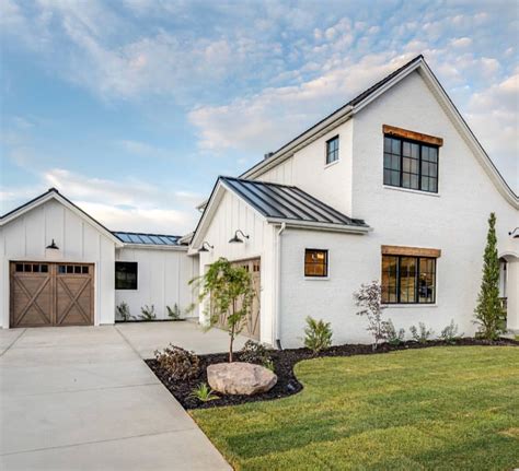 Modern Farmhouse White Exterior Garage Driveway Home Design