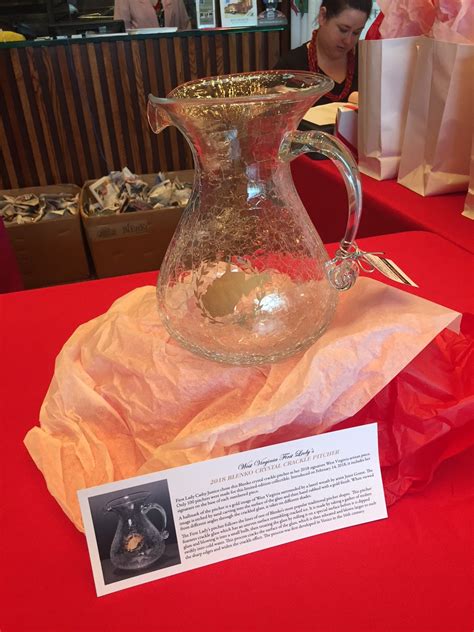 First Lady Justice Unveils Her 2018 Blenko Glass Piece Wv Metronews