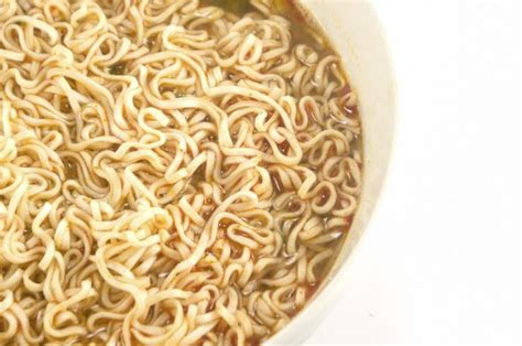 Microwave, freezer and dishwasher safe. How to Cook Ramen Noodles in the Microwave & Leave No ...