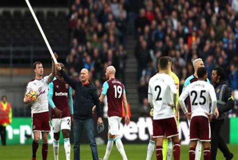 West Ham Fans Invade Pitch And Confront Club S Owners And Players In Disgraceful And Shocking