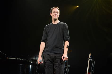 3 coups de cœur des disquaires. Grand corps malade dévoile son album « Mesdames