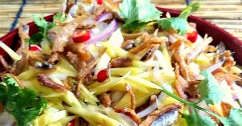 Simple saja apa ada di dapur ala style diomog sadap kali kalau di jadikan pusas saya buka pro! Kerabu Mangga Ikan Bilis Garing - Bonda