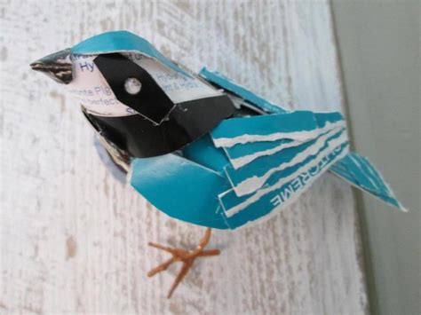 Layanan yang diberikan oleh atc kepada pesawat terbang ada tiga, yaitu aerodrome control tower, approach control unit, dan area control center. Making Colorful Birds From Recycled Snack Boxes