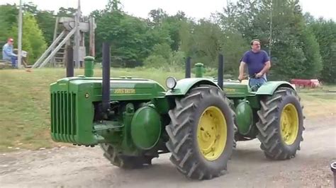 How to start a john deere model d. Scott McAbee Driving His Tandem John Deere Model D Tractors - YouTube