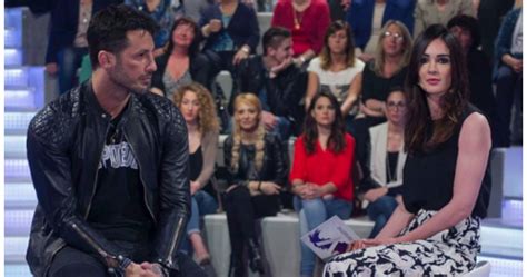 Belen a verissimo ha parlato per la prima volta del riavvicinamento con stefano de martino, ormai sotto agli occhi di tutti (grazie a giornali e nonostante questo, però, non ha alcuna intenzione di bruciare le tappe, dal momento che oggi non si tratta soltanto di lei e di stefano, ma c'è di mezzo. Fabrizio Corona a Verissimo parla di Belen e Nina Moric ma ...