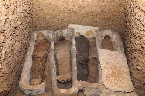 First Discovery Of 2019 50 Mummies Found In Minya Tombs Egyptian Streets