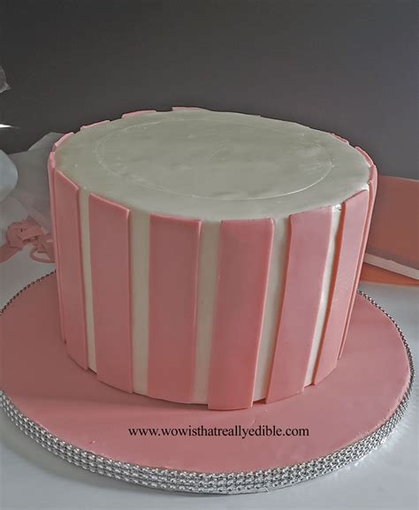 How To Add Vertical Fondant Stripes To A Cake Wow Is That Really Edible Custom Cakes Cake