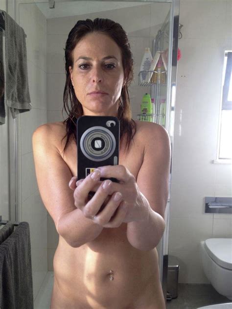 Mature Takes Mirror Selfie In Bathroom Nudemilfselfie Hot Sex