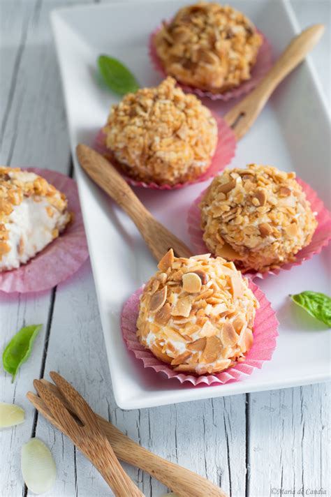 580 g di salmone affumicato. Tartufini salati al salmone e mandorle - Rafano e cannella