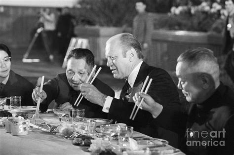 Gerald Ford And Deng Xiaoping Eating By Bettmann