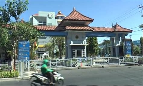 Sultan idris education university (malay: Klaster Pendidikan Mengkhawatirkan, 3 Kampus di Surabaya ...